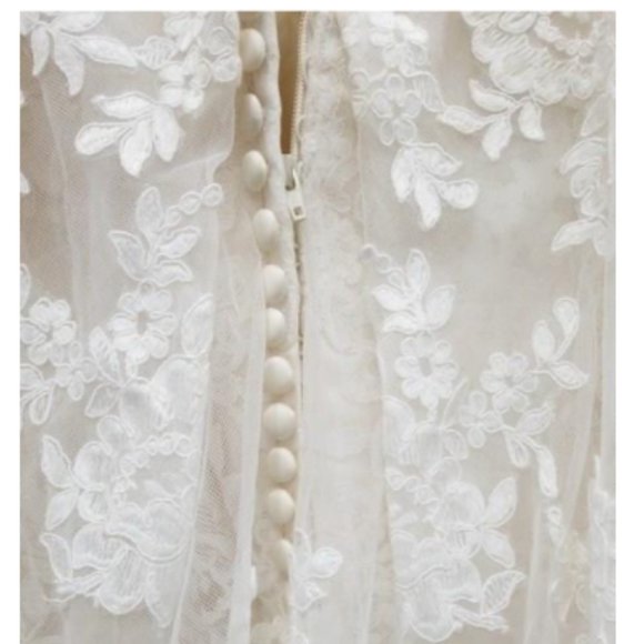 Ivory & Light Gold Dennis Basso Gown Designed for Kleinfeld - Picture 11 of 17